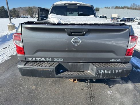 Used 2017 Nissan Titan SV image 38