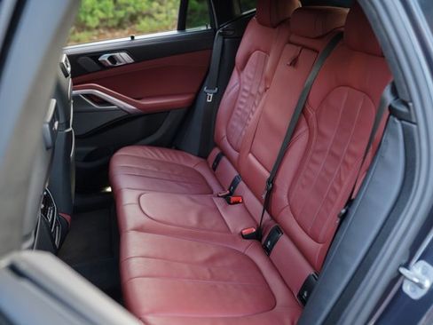 Used 2021 BMW X6 xDrive40i w/ M Sport Package image 23