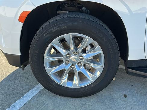 Used 2023 Chevrolet Suburban Premier image 6