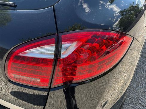 Used 2014 Porsche Cayenne image 15