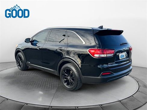 Used 2017 Kia Sorento LX w/ LX V6 Convenience Package image 3