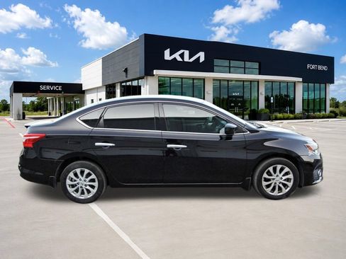 Used 2019 Nissan Sentra S w/ Appearance Package FWD image 4