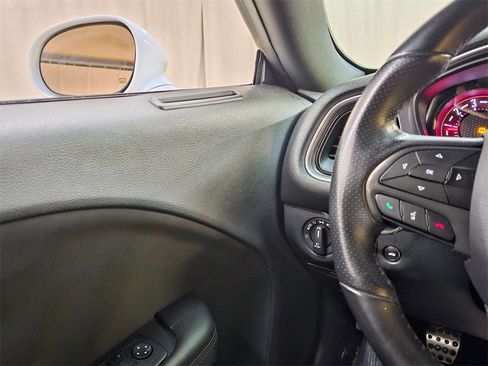 Used 2017 Dodge Challenger R/T w/ Blacktop Package image 31