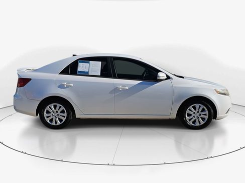 Used 2013 Kia Forte EX image 3