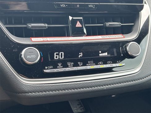 Used 2025 Toyota Corolla SE image 29