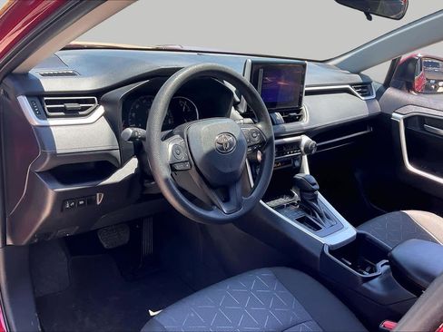 Used 2025 Toyota RAV4 XLE FWD image 17