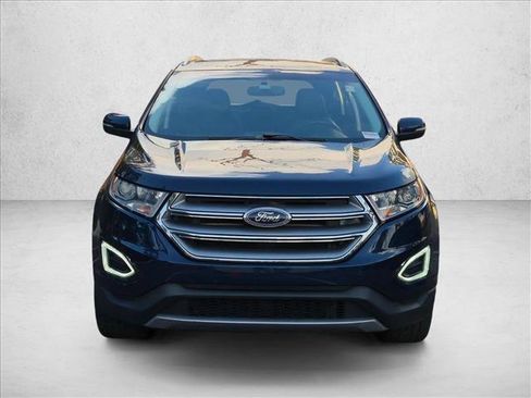 Used 2017 Ford Edge Titanium w/ Technology Package FWD image 2