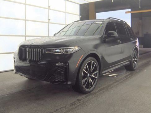 Used 2022 BMW X7 xDrive40i w/ M Sport Package image 4