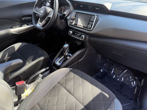 Used 2020 Nissan Kicks SV image 10