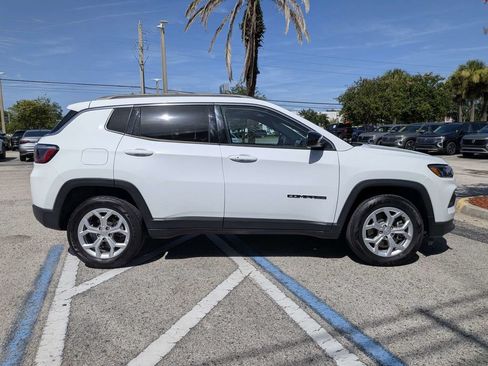 Used 2024 Jeep Compass Latitude AWD/4WD image 7