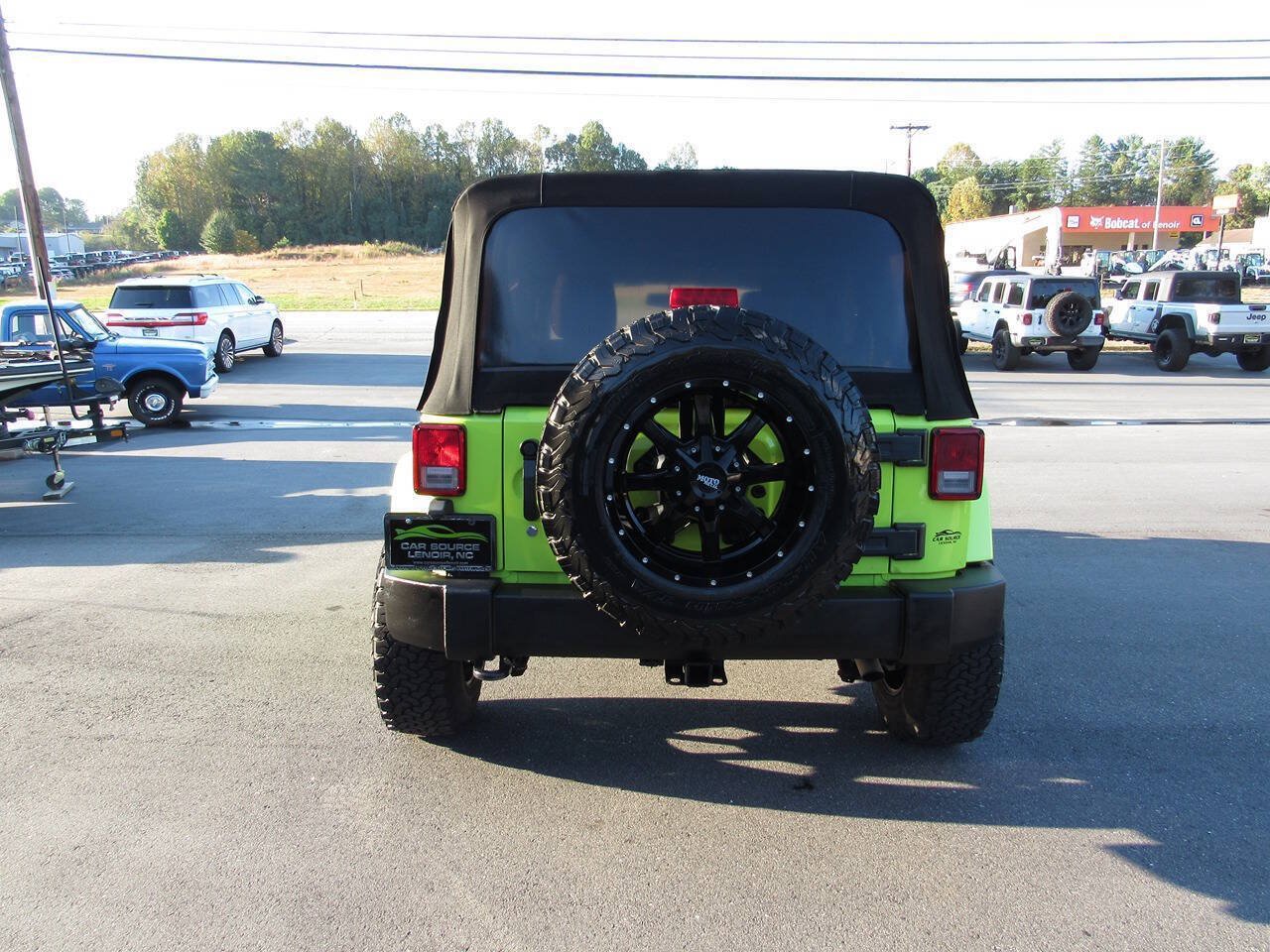 Used 2016 Jeep Wrangler Unlimited Sahara w/ Max Tow Package AWD/4WD image 5