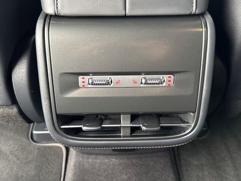 Used 2025 Lincoln Nautilus Reserve image 16