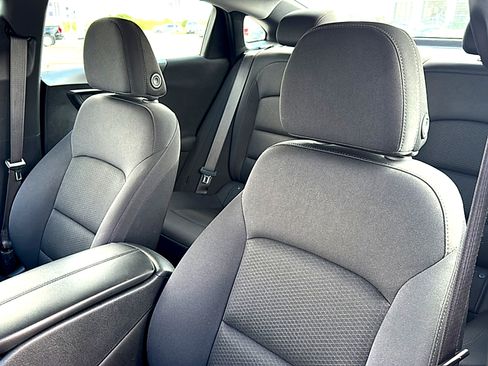 Used 2025 Chevrolet Malibu LT FWD image 14