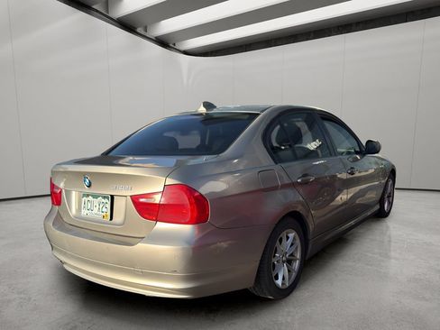 Used 2010 BMW 328i xDrive Sedan AWD/4WD image 5