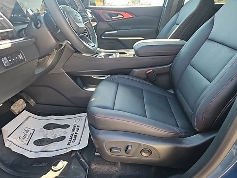 Used 2025 Chevrolet Traverse Z71 w/ LPO, Floor Liner Package image 10
