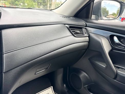 Used 2017 Nissan Rogue S w/ S Appearance Package AWD/4WD image 17