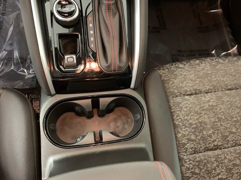 Used 2024 Chevrolet Colorado Z71 w/ Z71 Convenience Package 2 image 25