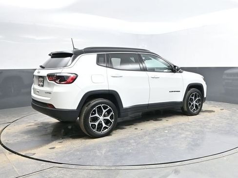 Used 2024 Jeep Compass Limited image 8