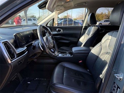 Used 2025 Kia Sorento EX image 13