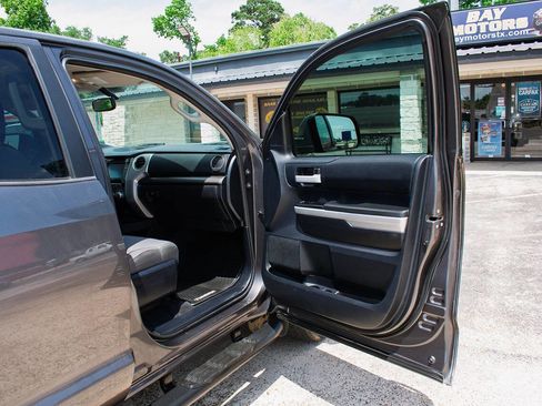 Used 2014 Toyota Tundra SR5 w/ SR5 Upgrade Package RWD image 33