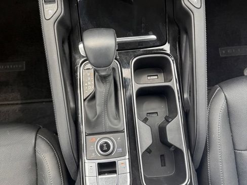 Used 2024 Kia Telluride EX w/ EX Captain's Chair Package AWD/4WD image 15