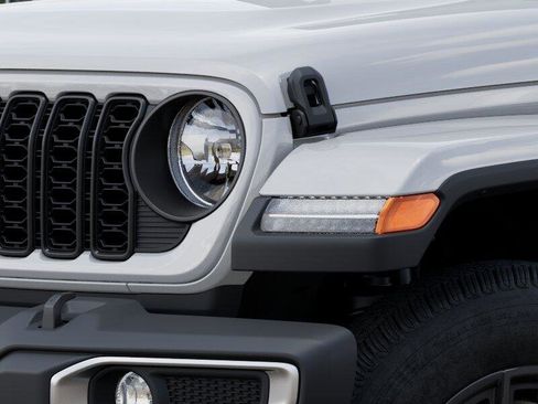 New 2025 Jeep Gladiator Sport image 28