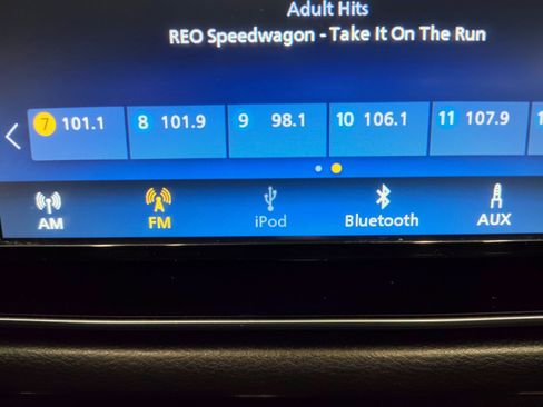 Used 2023 Nissan Versa S image 17