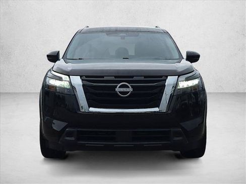 Used 2025 Nissan Pathfinder SV AWD/4WD image 2