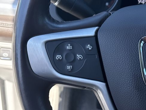 Used 2021 GMC Acadia SLT image 33