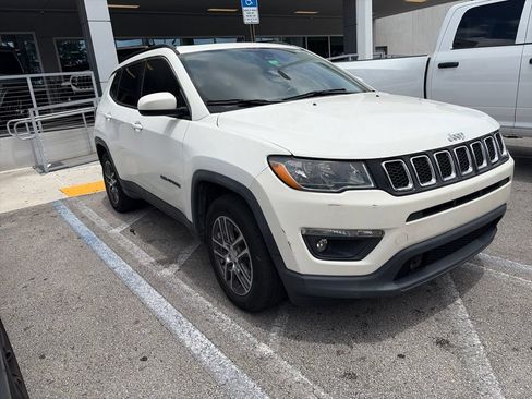 Used 2020 Jeep Compass Latitude FWD image 2
