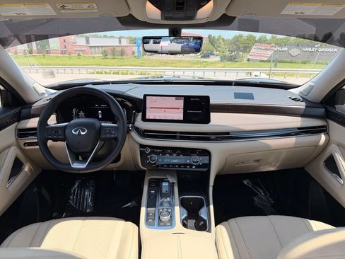 Used 2023 INFINITI QX60 Sensory w/ Vision Package AWD/4WD image 3
