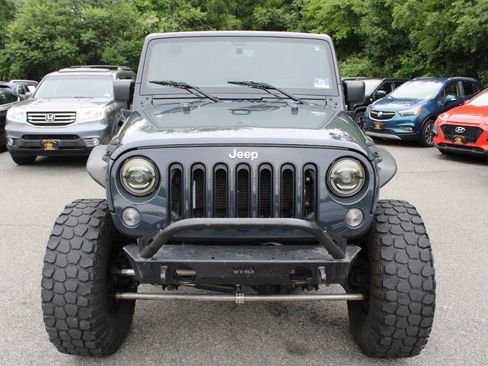 Used 2018 Jeep Wrangler Unlimited Sport S AWD/4WD image 3