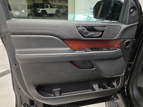 Used 2023 Lincoln Navigator L Reserve AWD/4WD image 16