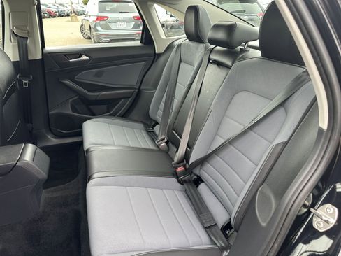Used 2025 Volkswagen Jetta SE image 25