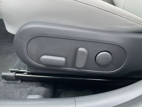 Used 2025 Hyundai Kona SEL image 23