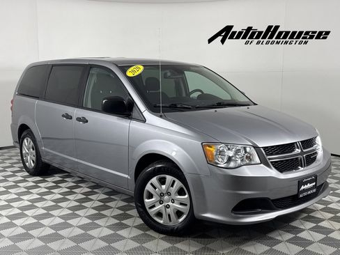 Used 2020 Dodge Grand Caravan SE w/ UConnect Hands-Free Group image 1