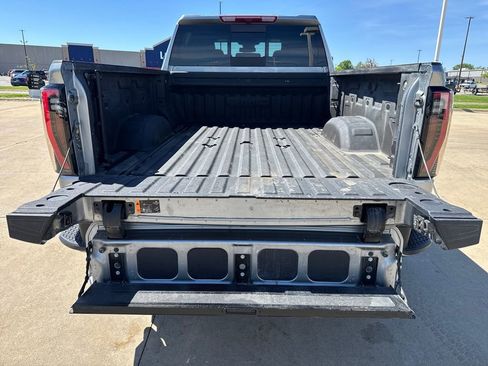 Used 2025 GMC Sierra 2500 AT4 AWD/4WD image 7