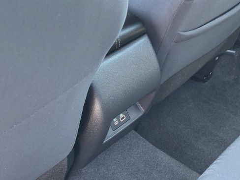 Used 2025 Nissan Altima 2.5 SV FWD image 19