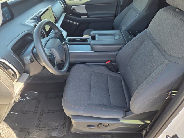Used 2025 Ford Expedition Active AWD/4WD image 11