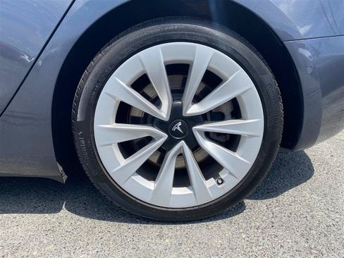 Used 2022 Tesla Model 3 Long Range AWD/4WD image 12