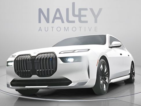 Used 2023 BMW i7 xDrive60 AWD/4WD image 30