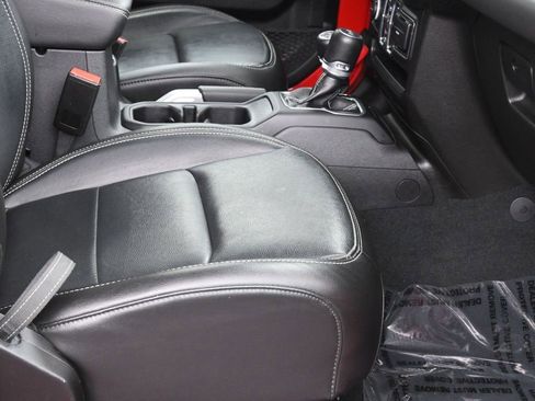 Used 2022 Jeep Wrangler Unlimited Sahara w/ Cold Weather Group image 7