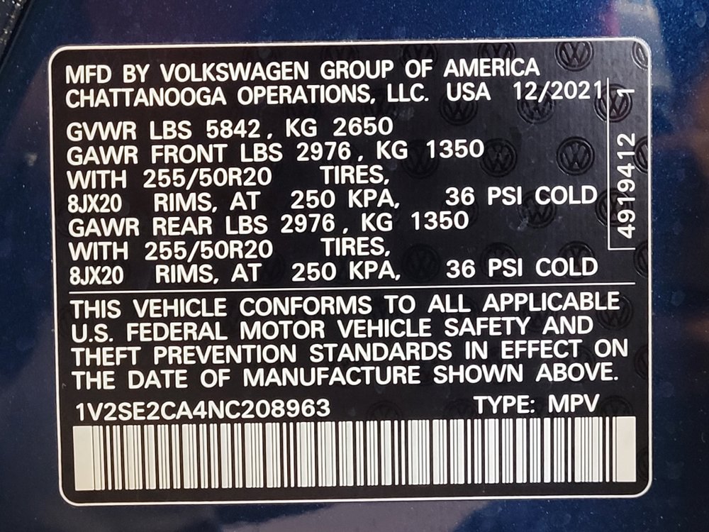 Used 2022 Volkswagen Atlas Cross Sport SEL R-Line AWD/4WD image 33