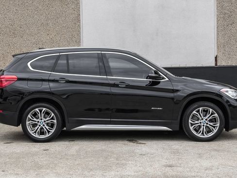 Used 2017 BMW X1 xDrive28i w/ Premium Package AWD/4WD image 7