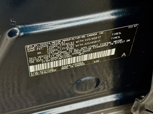 Used 2018 Toyota RAV4 XLE AWD/4WD image 12