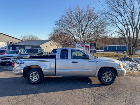 Used 2006 Dodge Dakota SLT image 2