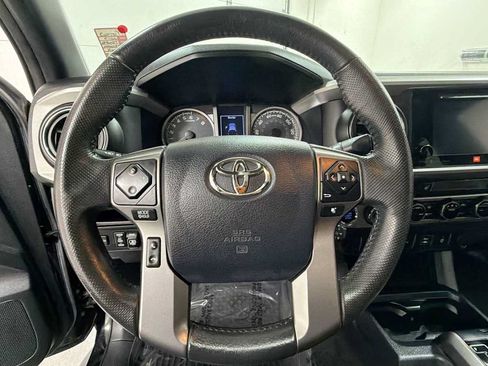 Used 2017 Toyota Tacoma Limited w/ Tow Package AWD/4WD image 16