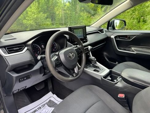 Used 2020 Toyota RAV4 LE AWD/4WD image 9