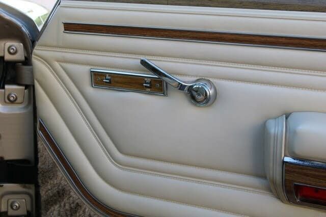 Used 1990 Jeep Grand Wagoneer AWD/4WD image 67