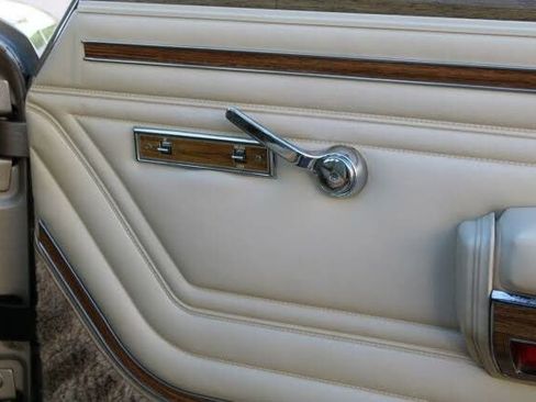 Used 1990 Jeep Grand Wagoneer image 67